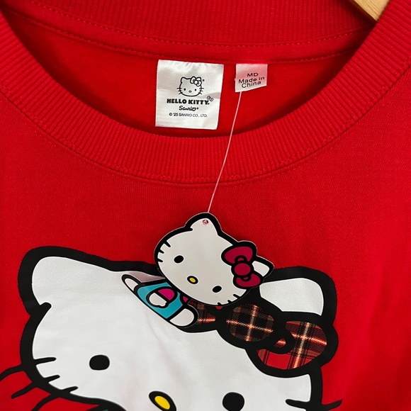 NWT Hello Kitty Holiday Christmas Sweatshirt Women’s Medium - Picture 4 of 9